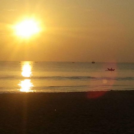 The Surf Access Guest House 아루감 베이 외부 사진