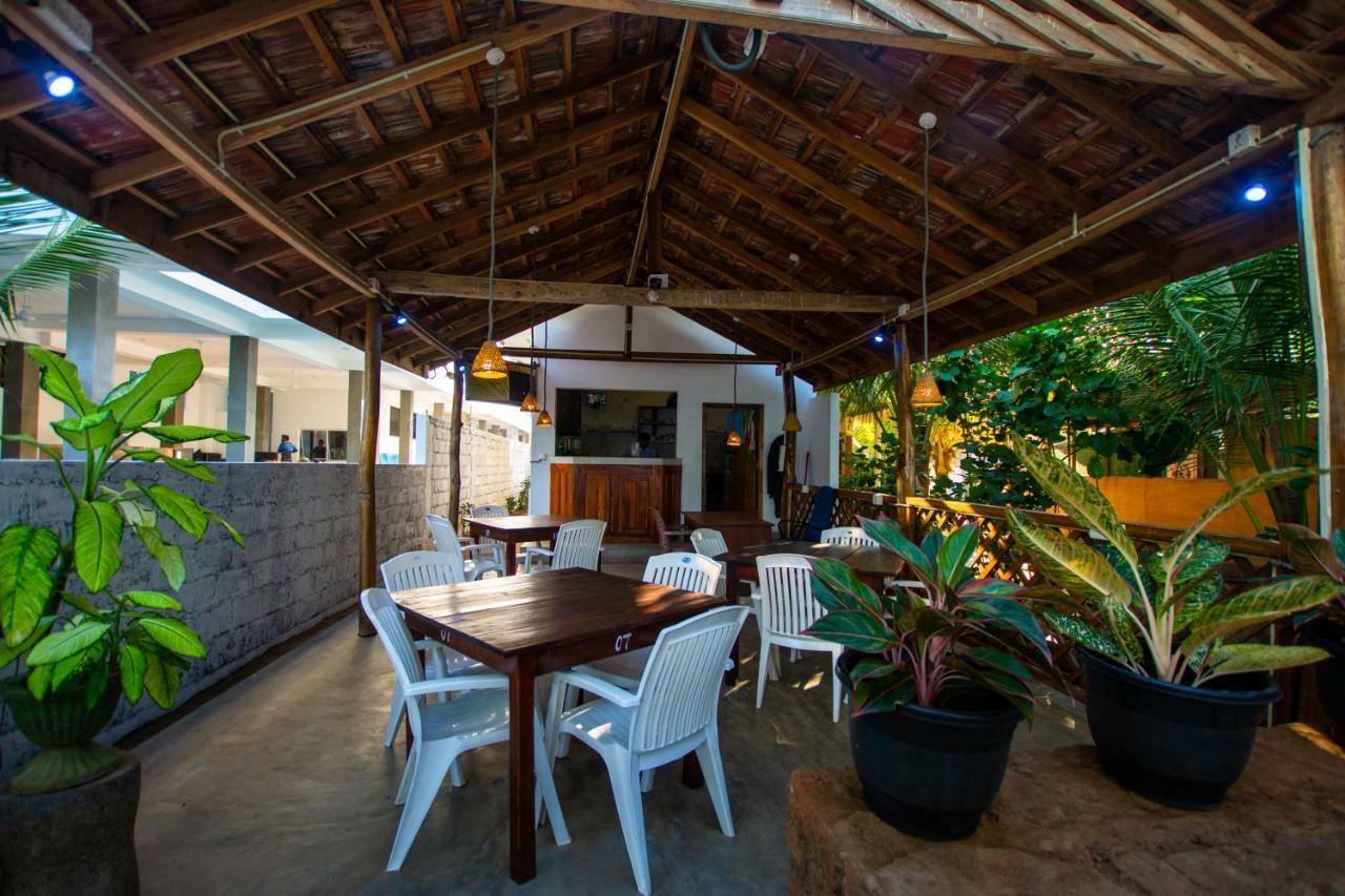 The Surf Access Guest House 아루감 베이 외부 사진
