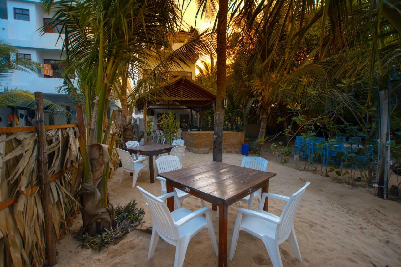 The Surf Access Guest House 아루감 베이 외부 사진
