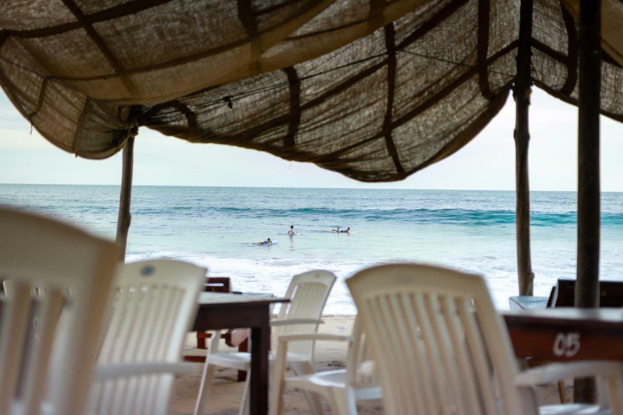The Surf Access Guest House 아루감 베이 외부 사진