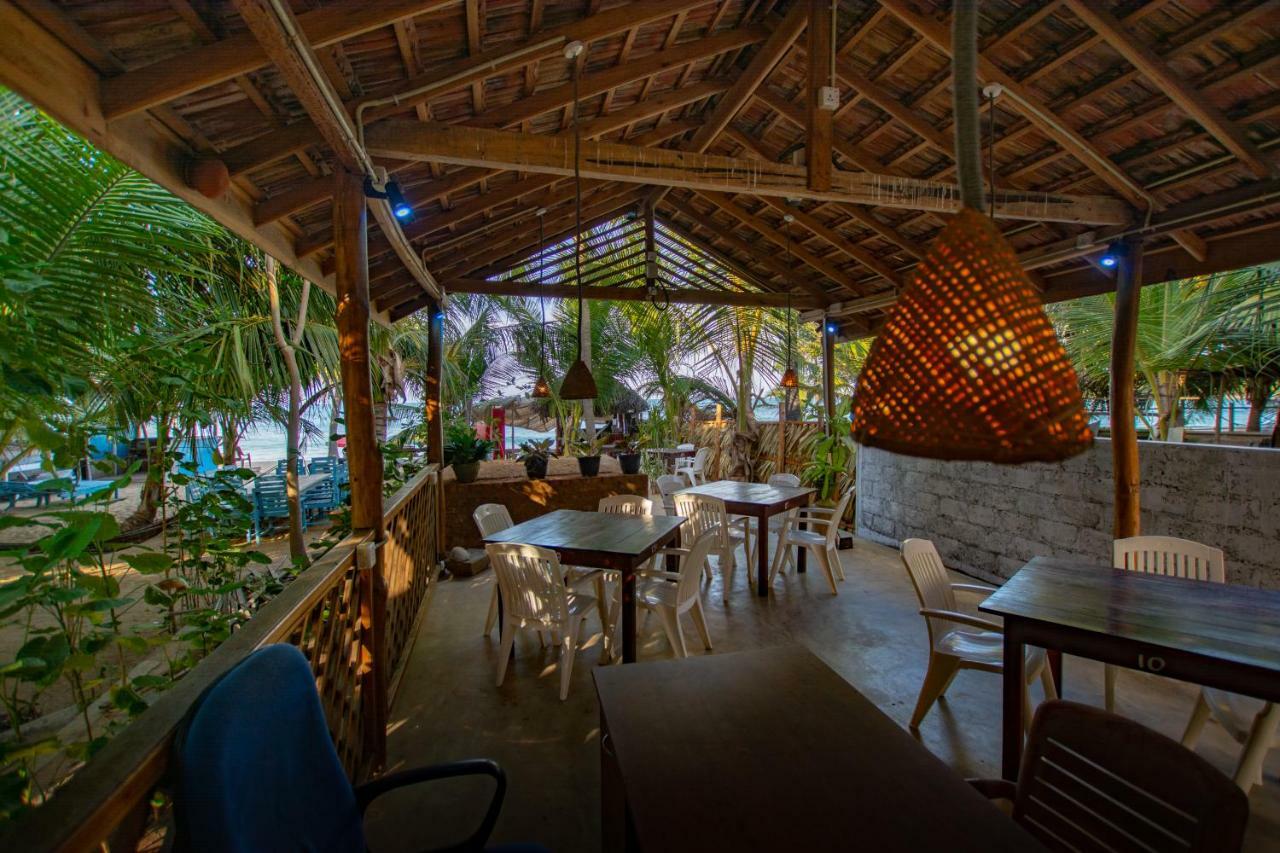 The Surf Access Guest House 아루감 베이 외부 사진