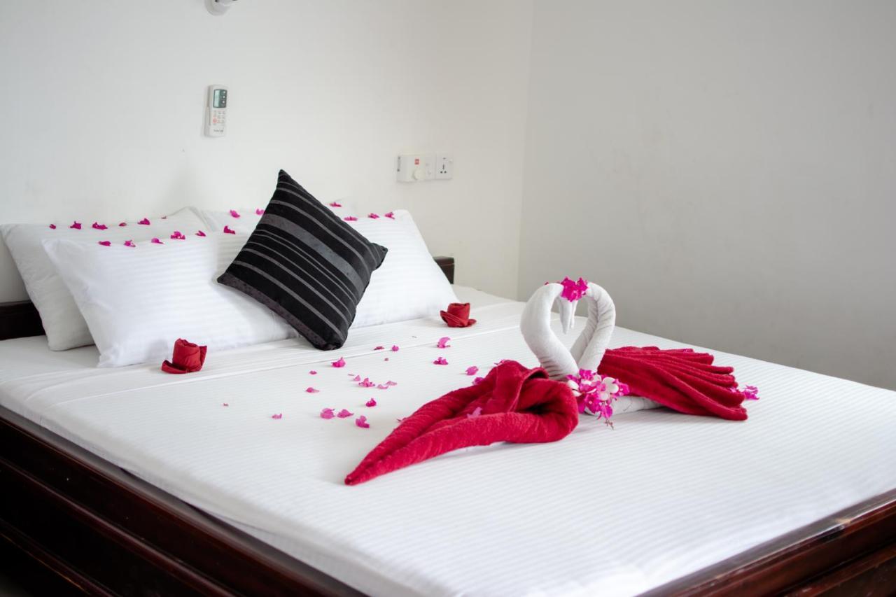 The Surf Access Guest House 아루감 베이 외부 사진